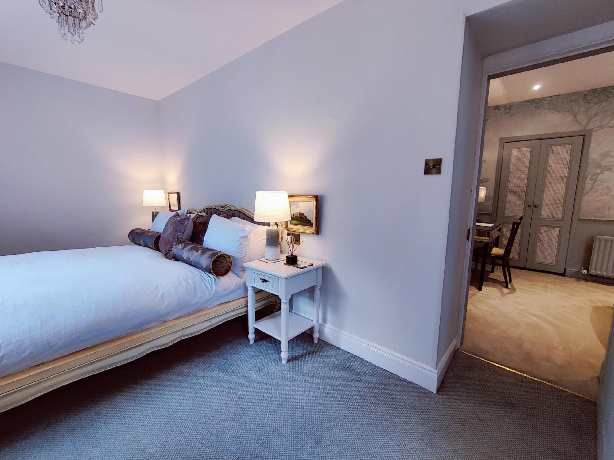 Barrow House Hotel Тралий Екстериор снимка